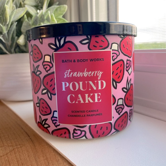 strawberry pound cake candle - Picture 1 of 3